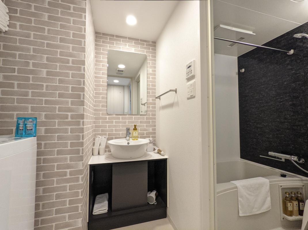 洗濯機(洗剤付き)、洗面所、浴室
トイレは別です。
