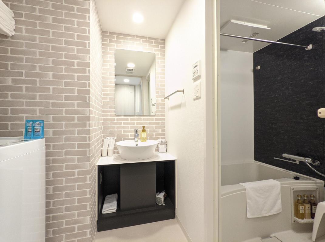 洗濯機(洗剤付き)、洗面所、浴室
トイレは別です。