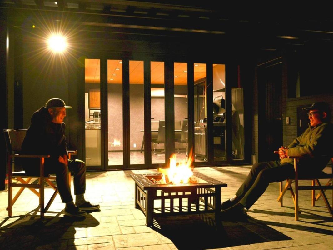 【焚き火】夜は焚き火で特別な時間をお過ごしください。